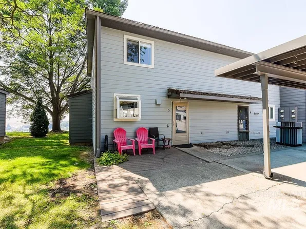 605 Indian Hills Dr APT 5, Moscow, ID 83843