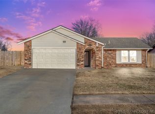 1101 S Lions Ave, Broken Arrow, OK 74012