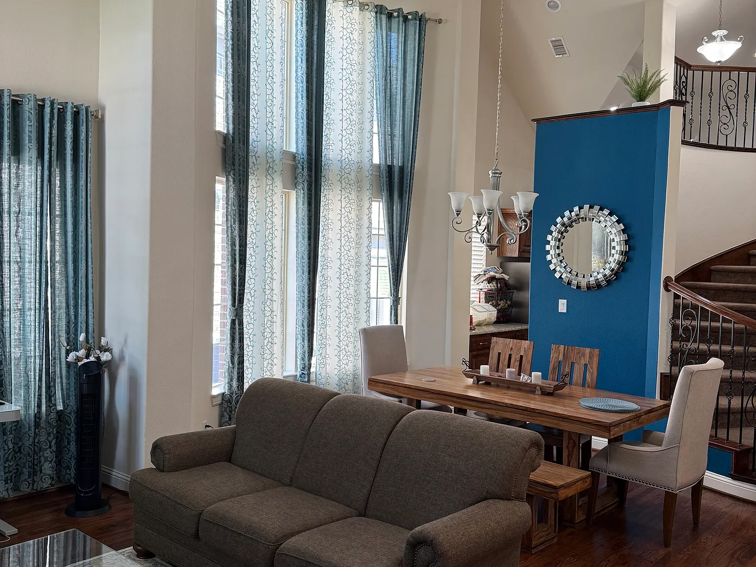 4 bed, 3288 sqft, $3,499 — Photo 4