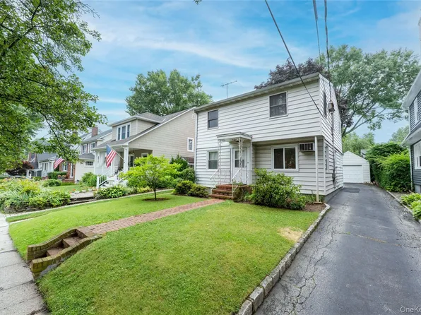63 Bar Beach Road, Port Washington, NY 11050