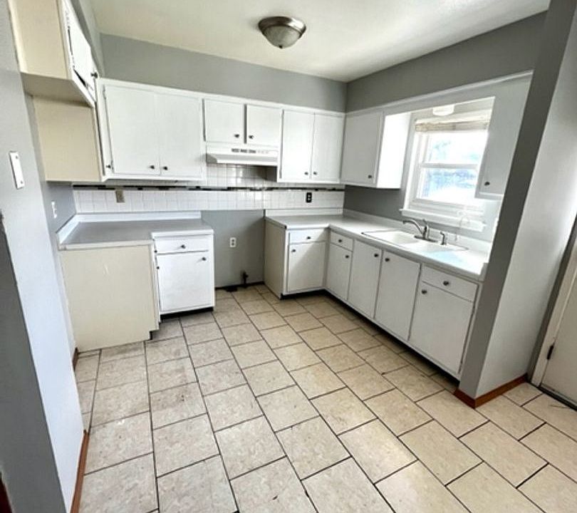 1st image of 7169 N 42nd St #11636251