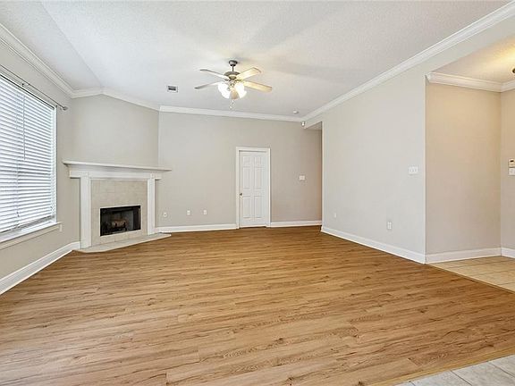 3rd image of 2140 2nd St