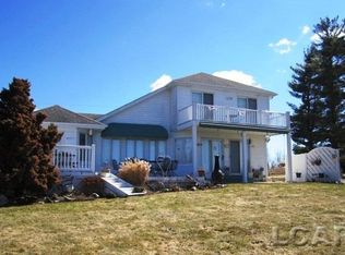 260 Sunset Dr, Hudson, MI