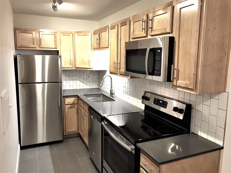 2939 Marine Street — Photo 53