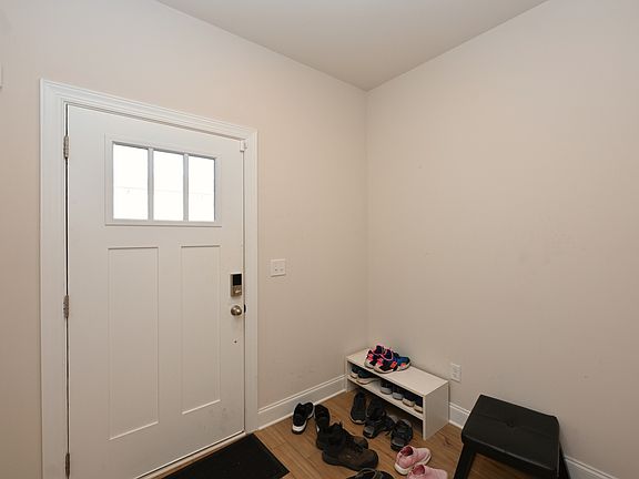 5th image of 1551 Olympic Ln