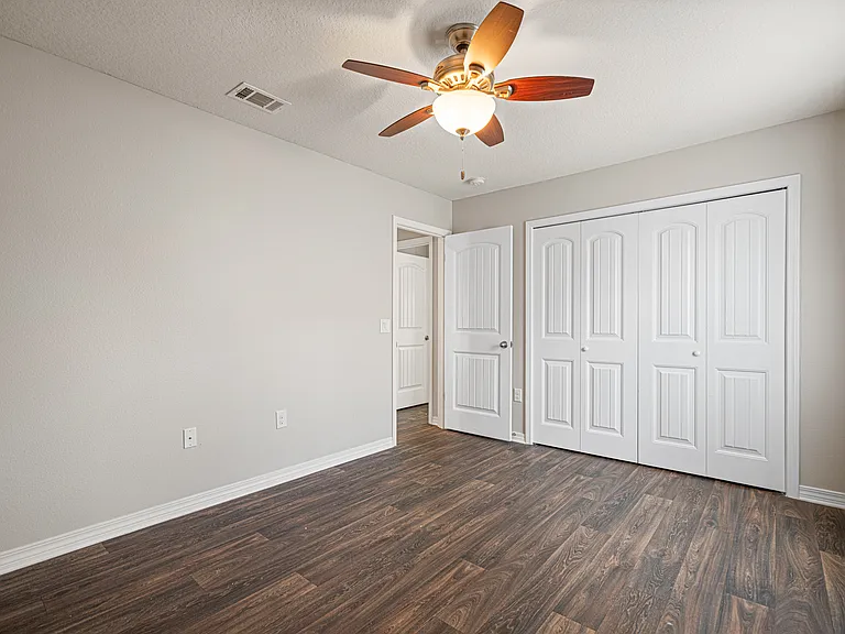 2132 Vizcaya Dr — Photo 17