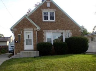 1817 E Eden Pl, Saint Francis, WI 53235