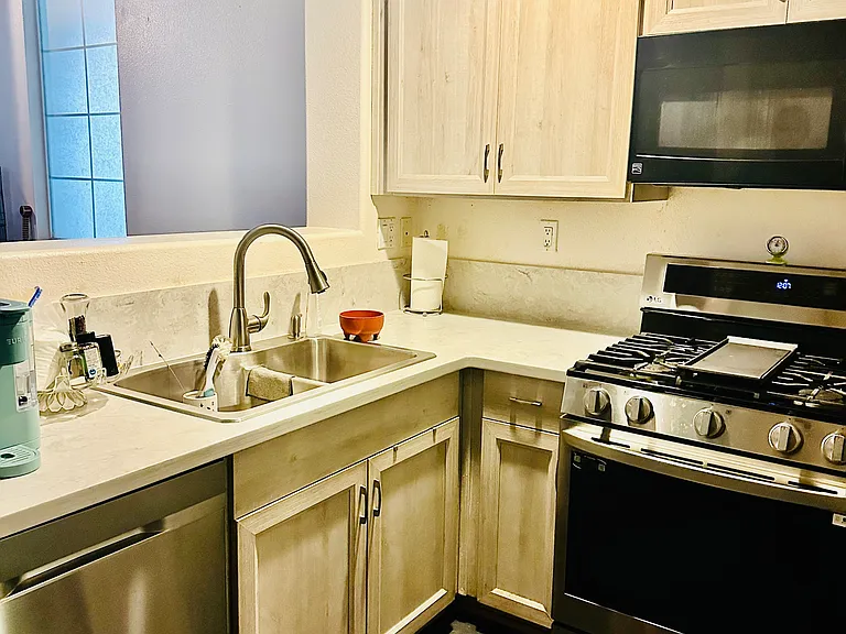 708 Portside Pl — Photo 12