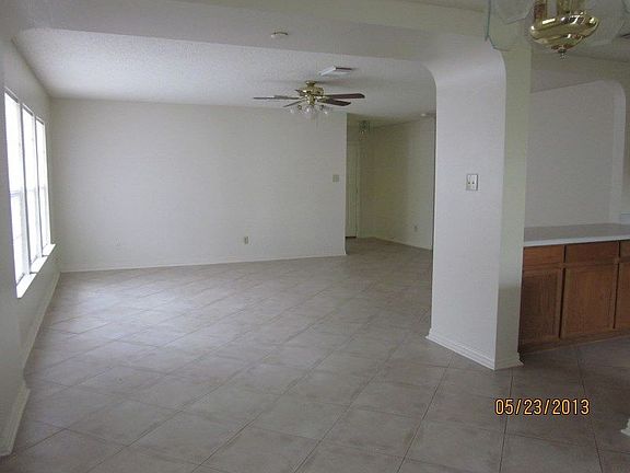 4th image of 11914 Auburn Brk