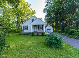 4041 River Rd, Niskayuna, NY 12309