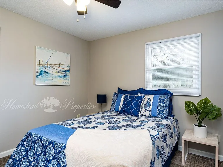 1817 E Oakland Ave #1 — Photo 9