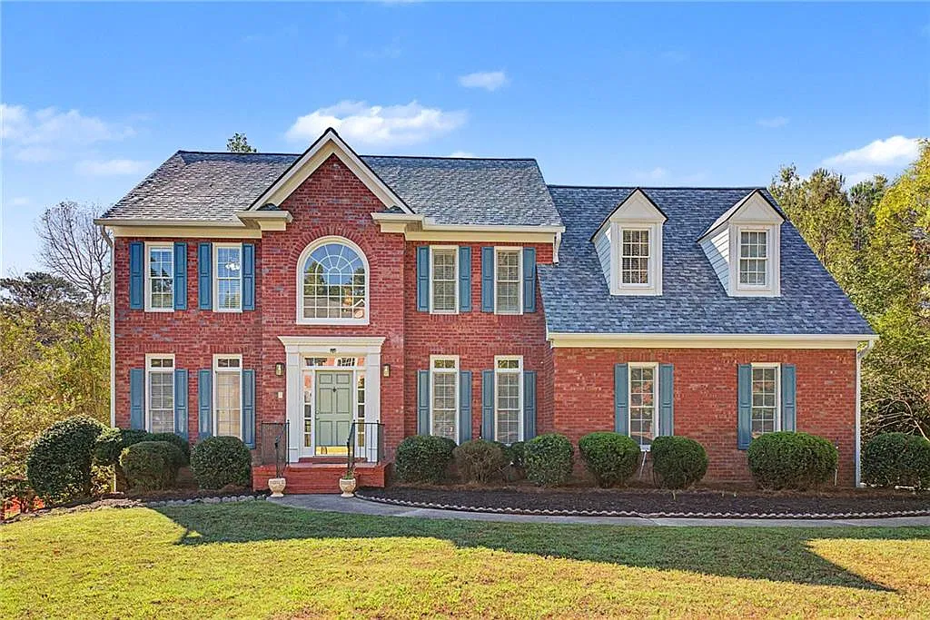 4 bed, 3.5 bath, 2707 sqft, $2,500 — Photo 1