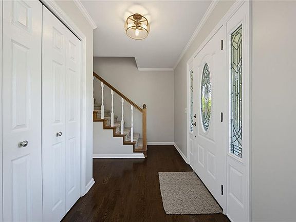 4th image of 1220 Sherry Dr