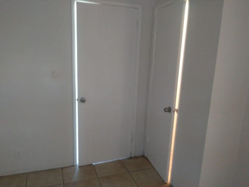 2nd image of 1021 NW 4th Ave APT 3