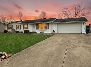 5 Stone Forge Pike, Flora, IL 62839