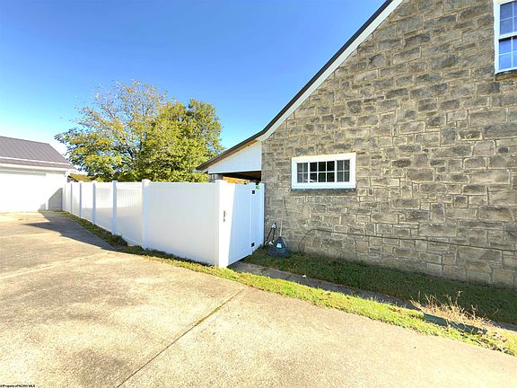 2nd image of 405 Manley St