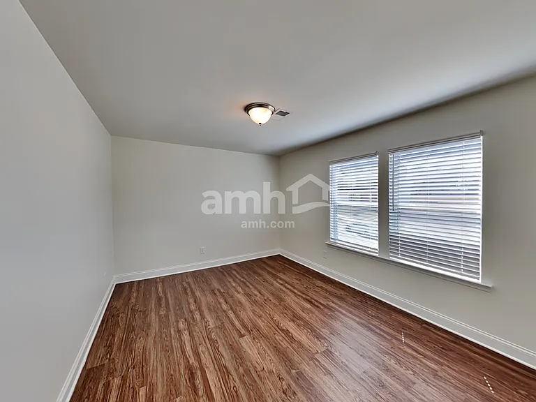 578 Slew Dr — Photo 17