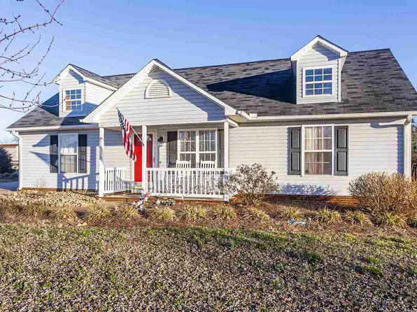 276 Summer Lady Ln, Boiling Springs, SC 29316