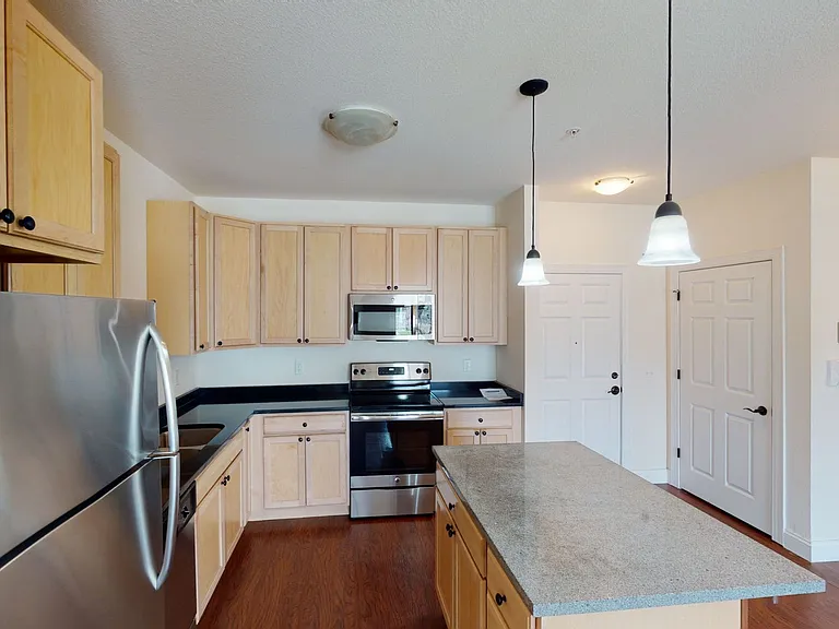 Delafield Woods Apartments — Photo 28