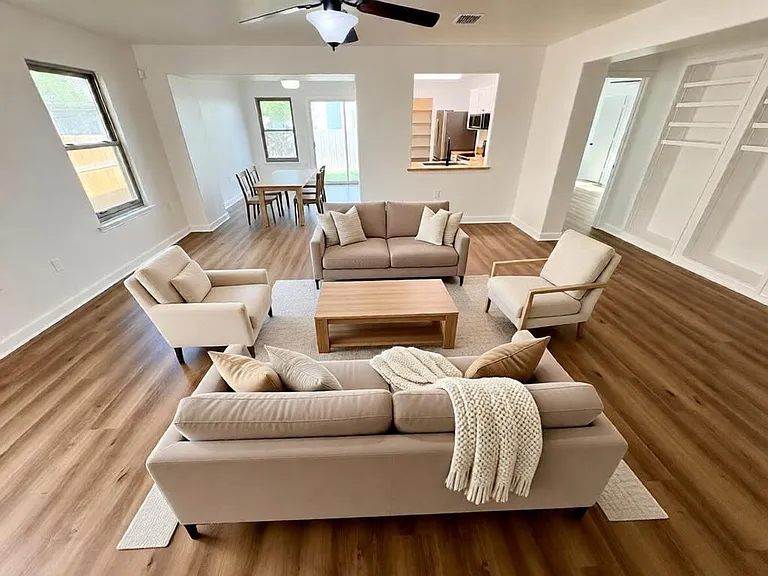 8003 Bannock Ln — Photo 5