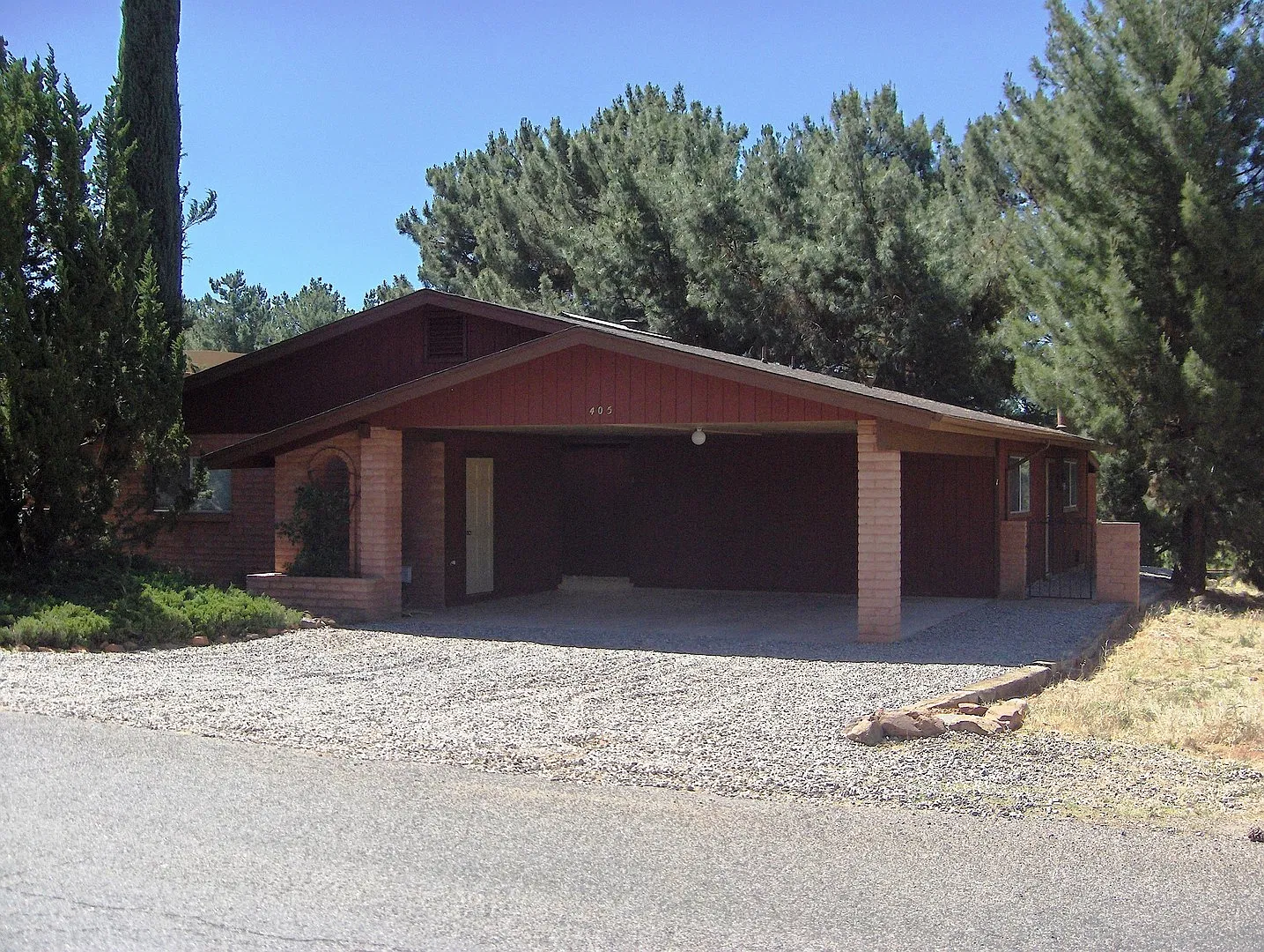 Unfurnished, 1-year long-term rental- Located directly on the Oak Creek Country Club Golf Course — Photo 1