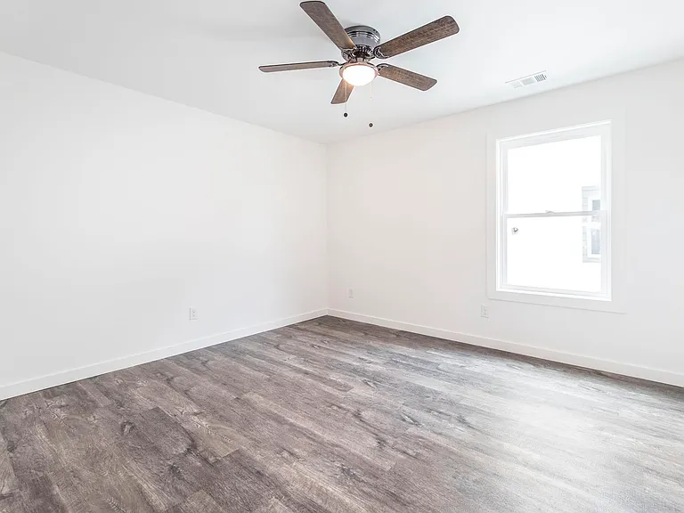 106 Leisure Pointe Cv — Photo 23