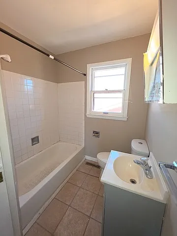 65 N Aldine Ave #2 — Photo 5