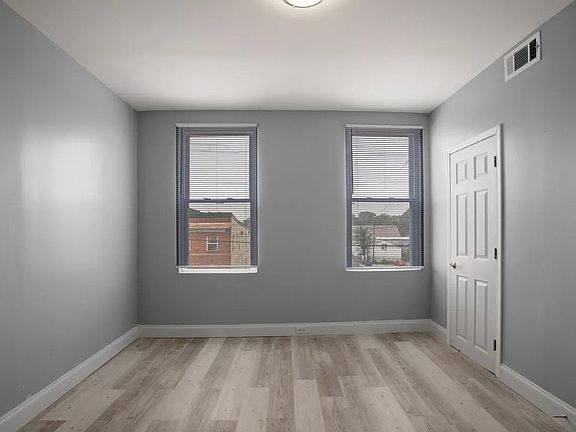 5th image of 2427 Washington Blvd