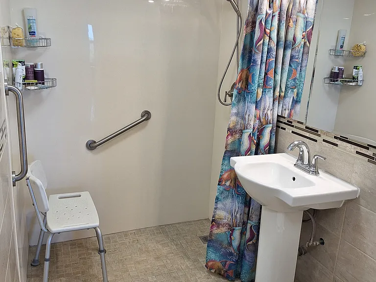 4200 N Marine Dr #901 — Photo 10