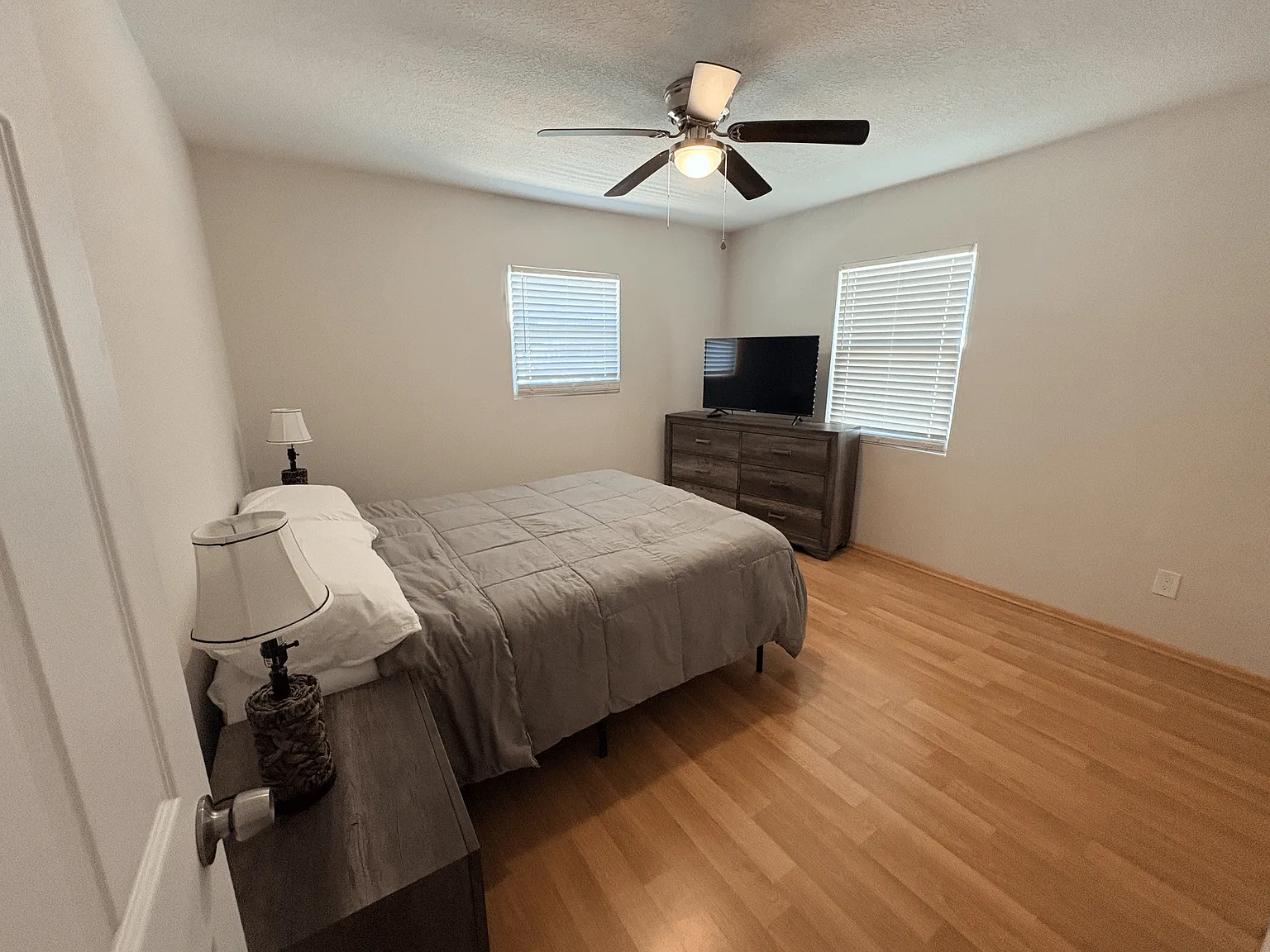 River Views! 2 bed home — Photo 4