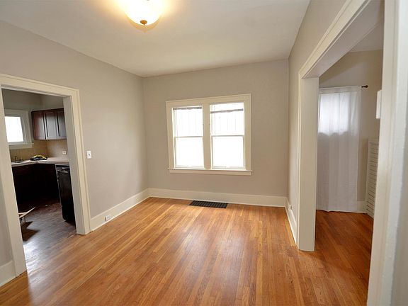3rd image of 1035 Underwood Ave SE