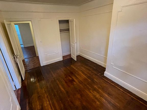 Bedroom 1, fits Kingsize bed