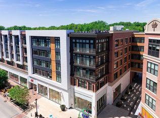Crocker Park Living, Westlake, OH 44145