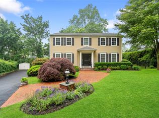 47 Homewood Pl, Manhasset, NY 11030