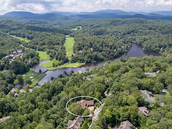 4th image of 451 Country Club Drive
