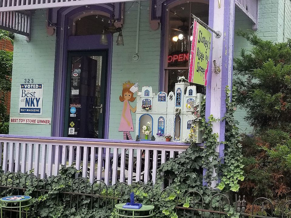 2nd image of 323 W 6th St