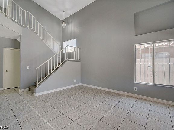 3rd image of 5211 Sandstone Dr