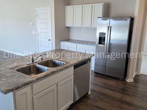 4th image of 7900 SE 5th St
