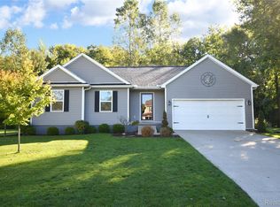 9343 Betsie Dr, Grand Blanc, MI 48439