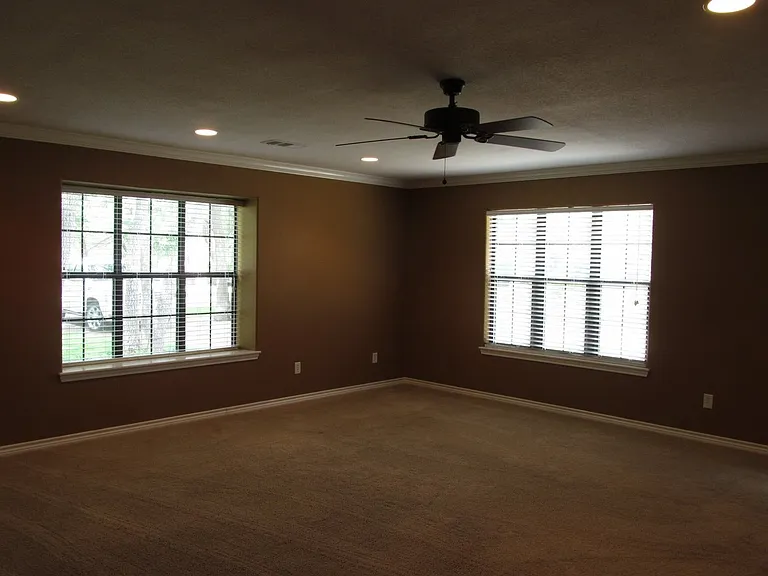 602 Northcliffe Dr — Photo 10