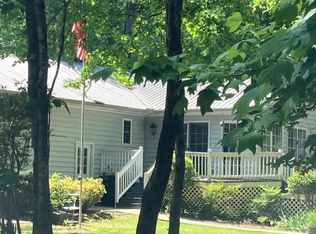 13 Trey Ln, Ware Shoals, SC 29692