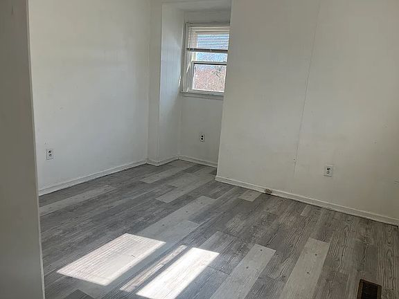 4th image of 5588 Moores Pond Rd