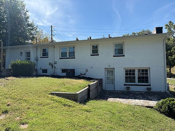 4th image of 803 East Dr