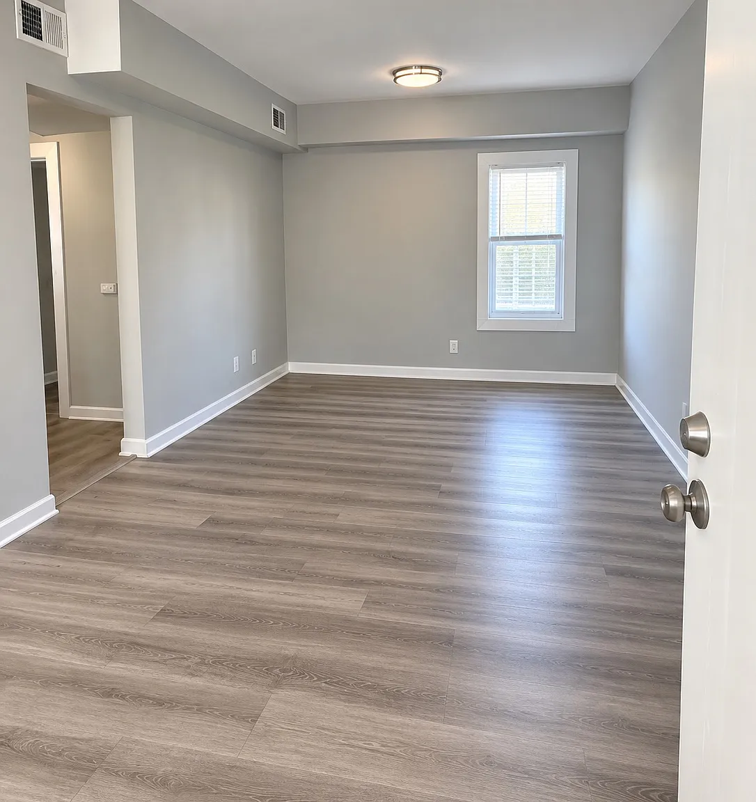 5 bed, $2,372 — Photo 4