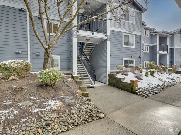 250 NW Dogwood Street #D-201, Issaquah, WA 98027