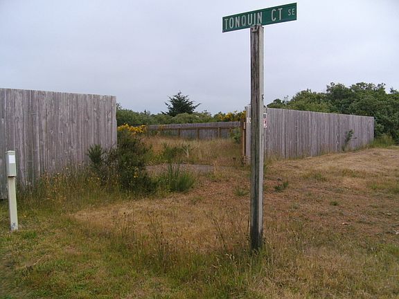 2nd image of 1082 Tonquin Ave SE
