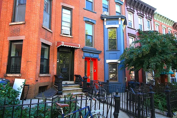 Rented by Dwell Residential Inc | media 25