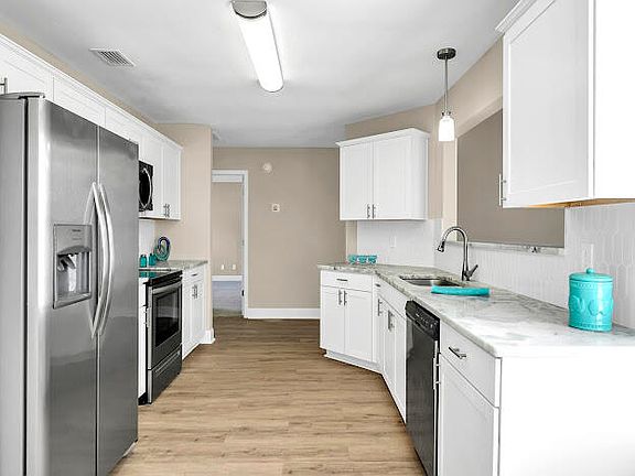 4th image of 2406 Willow Bend Blvd