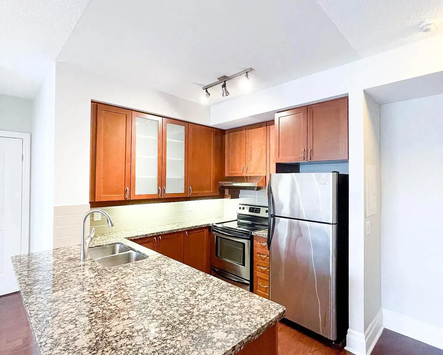 2 bed, $2,800 — Photo 2