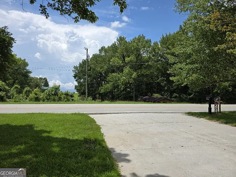 1427 B Old Hwy #100 — Photo 4